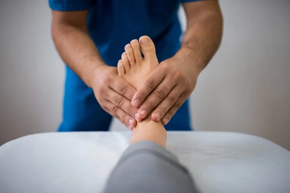 sesamoiditis therapy for foot pain