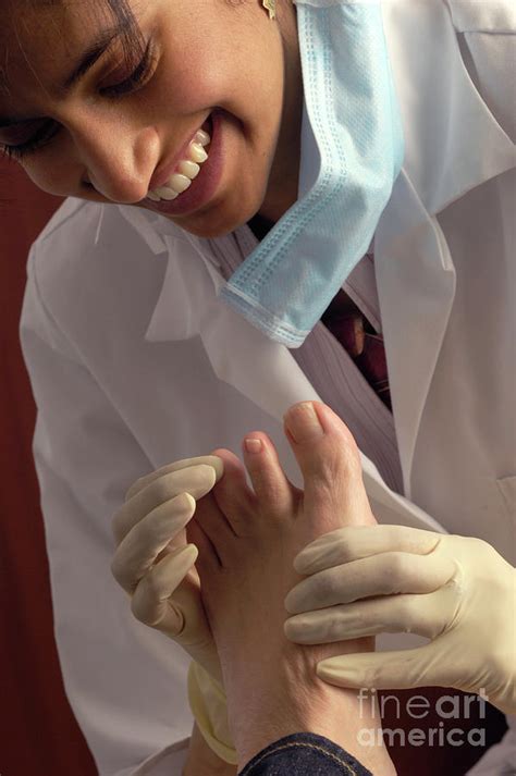 diagnosing freiberg's infraction at wetreatfeet podiatry clinic