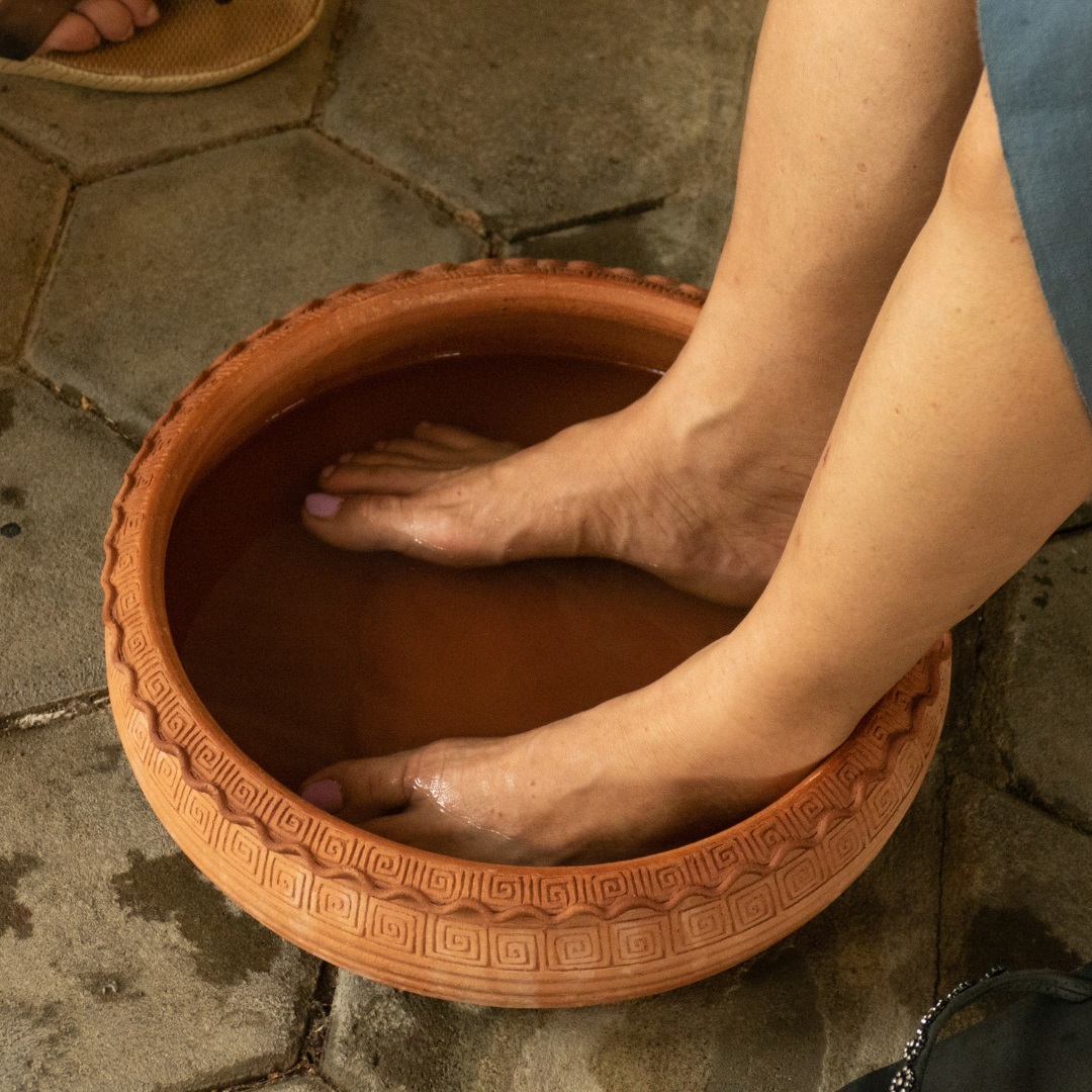 hydrogen peroxide treatment for foot soaks