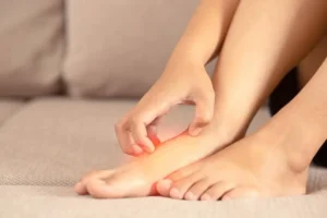 surprising connection itchy feet and liver health